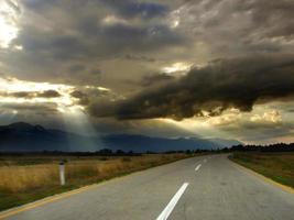 autostrada nel per il orizzonte foto