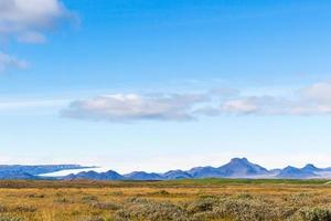 blu cielo al di sopra di islandese terra nel autunno