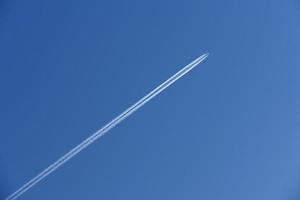 aereo nel cielo foto