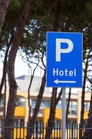 Hotel parcheggio traffico cartello foto