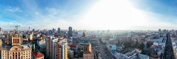 kiev, Ucraina, 20.12.2021. principale strada khreshchatyk nel kiev. foto