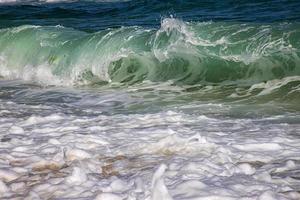 mare onde, vicino su, bellezza acqua spruzzo foto