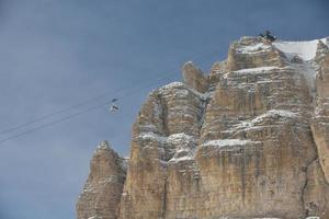 inverno paesaggio con seggiovia cabina foto