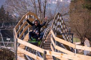 Croazia, 2022 - giovane padre e figlio guida alpino sottobicchiere foto