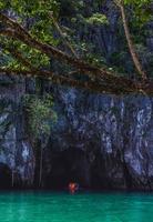 bellissimo laguna con turchese acqua. puerto principessa, palawan, filippine. foto