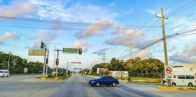 playa del carmen quintana roo mexico 2022 strada tipica e paesaggio urbano di playa del carmen mexico. foto