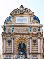 Fontana santo michel nel Parigi foto