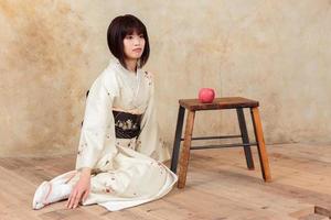 ritratto della donna in un kimono