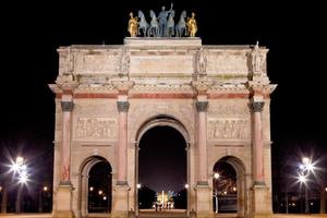 il arco de triomphe du giostra nel Parigi foto