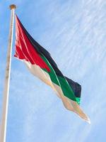 bandiera di il arabo rivolta all'aperto nel aqaba città foto