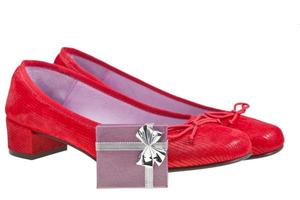 rosso donne scarpe con regalo scatola foto