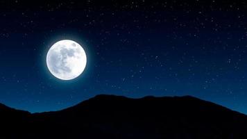 stellato cielo a montagna con Luna.