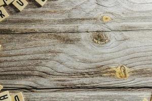 vuoto spazio su un' di legno sfondo parola scritto nel di legno cubo su legna sfondo foto