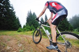 montagna bicicletta all'aperto cavalcata foto