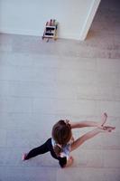 ragazza in linea formazione scolastica balletto classe a casa superiore Visualizza foto