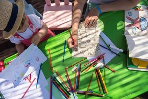 mamma e poco figlia disegno un' colorato immagini foto