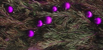 albero di natale con palline blu foto