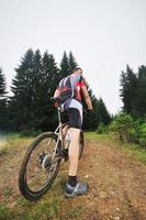 montagna bicicletta all'aperto cavalcata foto