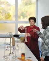 scienza e chimica classi a scuola foto