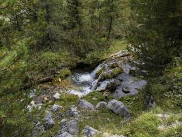 fanes torrente dolomiti montagne panorama foto