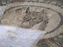 ripristino di antico romano mosaico di villa del casale, sicilia foto