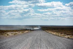 patagonia infinito strada su soleggiato giorno foto