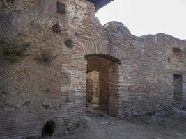 vecchio antico ostia archeologico rovine foto