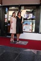 los angeles, 8 novembre - hilary swank, mariska hargitay alla cerimonia della stella della passeggiata di fama di mariska hargitay a hollywood blvd l'8 novembre 2013 a los angeles, ca foto