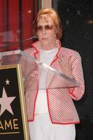 Los Angeles, 24 luglio - Carol Burnett alla cerimonia della stella della Walk of Fame di Kristin Chenoweth all'Hollywood Blvd il 24 luglio 2015 a Los Angeles, California foto