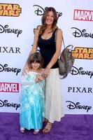 los angeles, 1 ottobre - natalia scout lee stafford, michelle stafford all'evento vip disney halloween presso il disney consumer product pop up store il 1 ottobre 2014 a glendale, ca foto