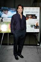 los angeles, 15 agosto - vincent spano alla prima di fort mccoy al music hall theater il 15 agosto 2014 a beverly hills, ca foto