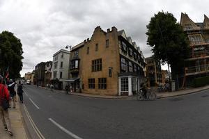 Oxford, Inghilterra - luglio 15 2017 - turisti nel Università cittadina Cristo Chiesa foto