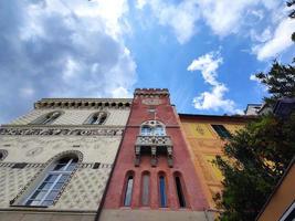 varazze medievale villaggio dipinto case di il mare liguria Italia foto