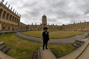 Oxford, Inghilterra - luglio 15 2017 - turisti nel Università cittadina Cristo Chiesa foto