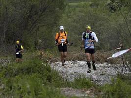 cantalupo ligure, Italia - Maggio 15 2021 - pietra porta porte di pietra prova in esecuzione maratona foto