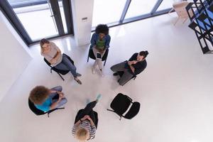 multietnico avviare attività commerciale squadra su incontro superiore Visualizza foto