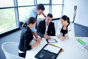 attività commerciale persone gruppo nel un' incontro a ufficio foto