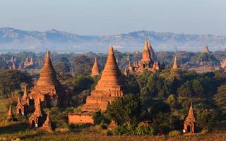 i templi di Bagan all'alba, Mandalay, Myanmar foto