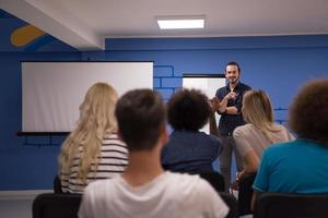 altoparlante seminario aziendale attività commerciale incontro concetto foto