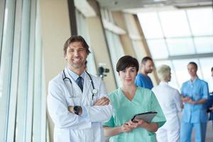 gruppo di medico personale a ospedale foto