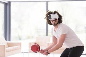 uomo utilizzando vr-headset bicchieri di virtuale la realtà foto