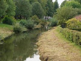 il città di coesfeld a il fiume berkel nel Germania foto