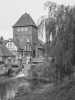 il città di coesfeld a il fiume berkel nel Germania foto