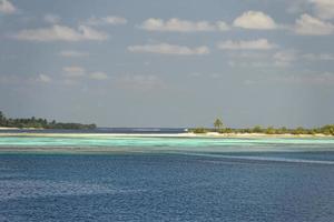 Maldive tropicale Paradiso spiaggia cristallo acqua Noce di cocco albero isola foto