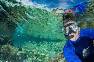 lo snorkeling nel francese polinesia foto