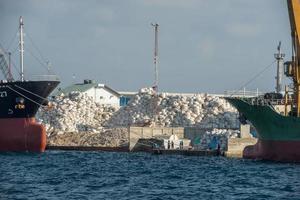 Maldive sciocchezze isola spazzatura nel fiamme foto