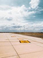 foto della pista dell'aeroporto