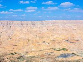 Visualizza di re autostrada nel valle di wadi mujib fiume foto