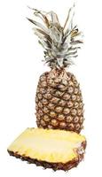 Due metà di maturo ananas isolato su bianca foto