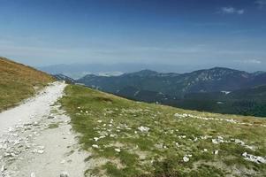 paesaggio di montagna della strada foto